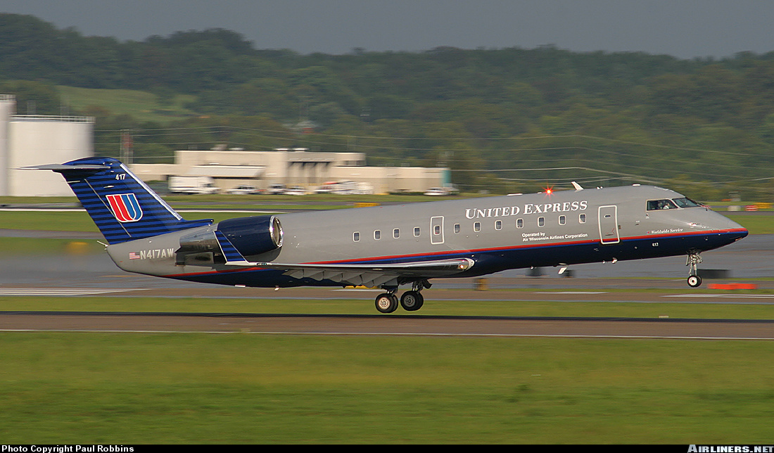 Shades of Grey: Air Wisconsin / United Express CRJ-200 N417AW by 