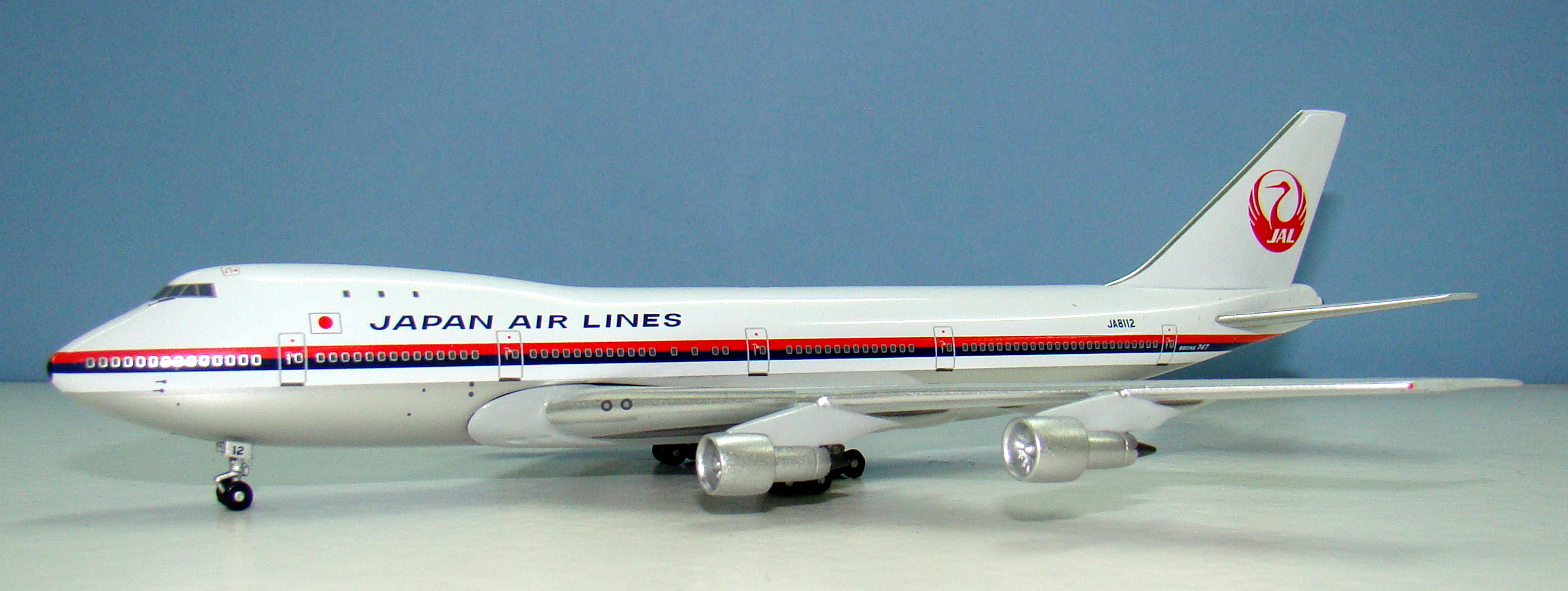 Classic Crane: Japan Air Lines Boeing 747-146 JA8112 by Apollo