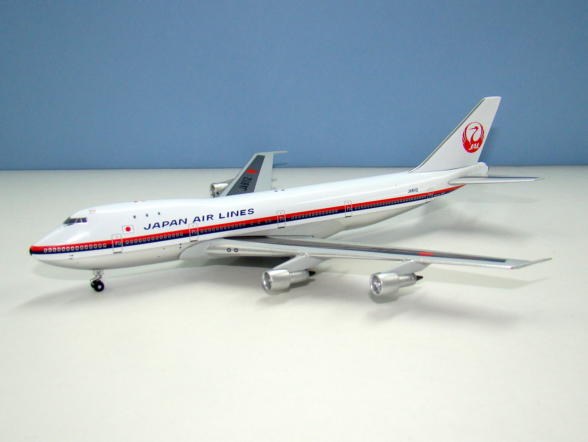 Japan Air Lines Boeing 747-146 JA8112 Apollo 1:400 Scale Model Airliner