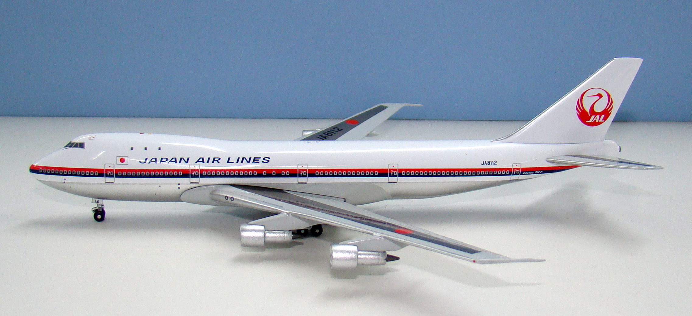 Classic Crane: Japan Air Lines Boeing 747-146 JA8112 by Apollo