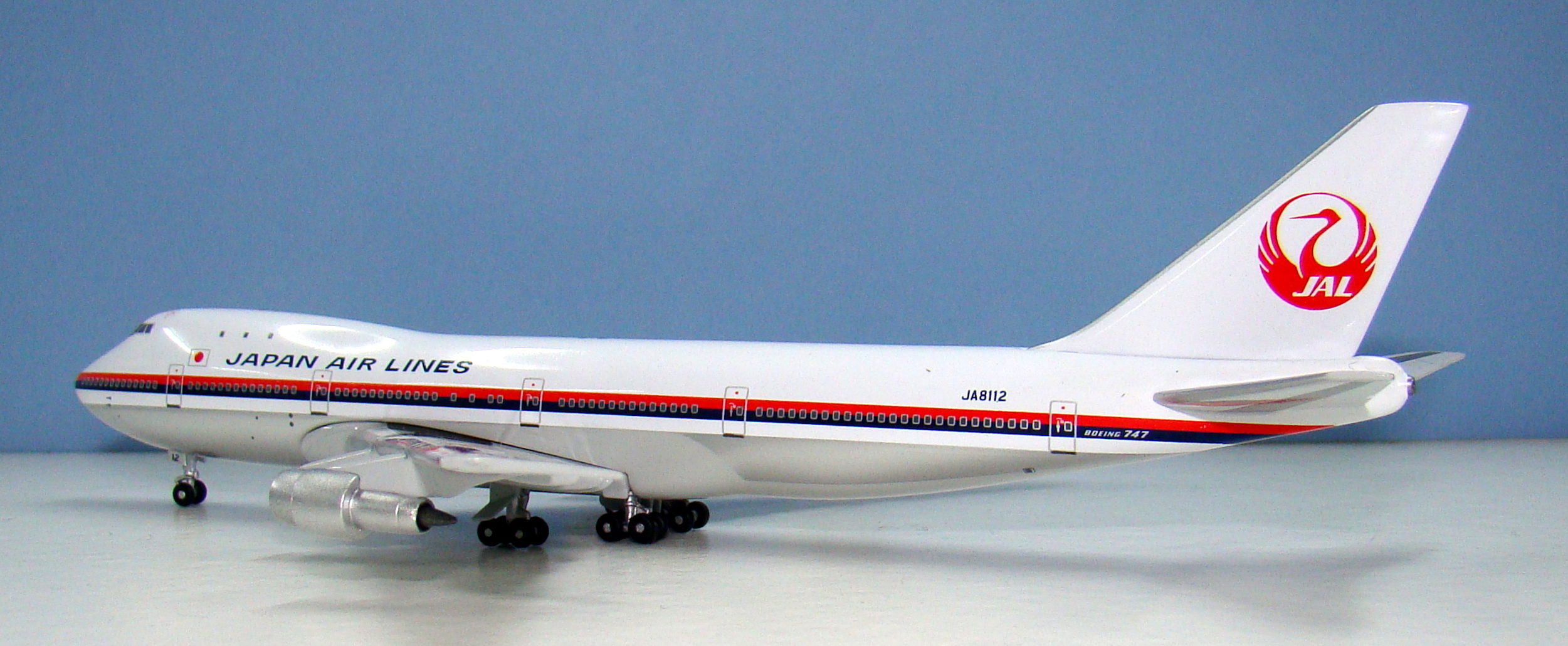 Classic Crane: Japan Air Lines Boeing 747-146 JA8112 by Apollo 