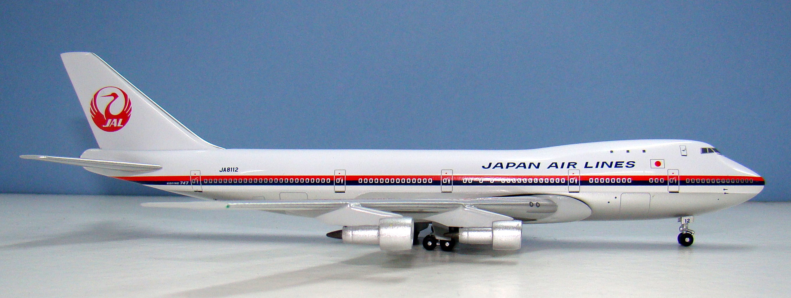 Classic Crane: Japan Air Lines Boeing 747-146 JA8112 by Apollo