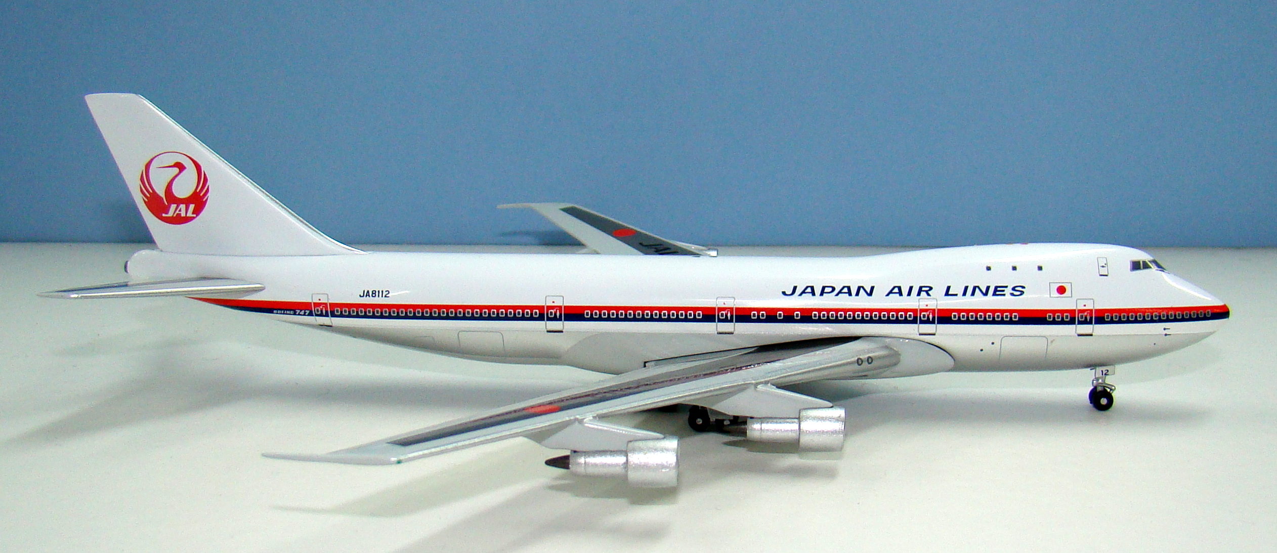 Classic Crane: Japan Air Lines Boeing 747-146 JA8112 by Apollo