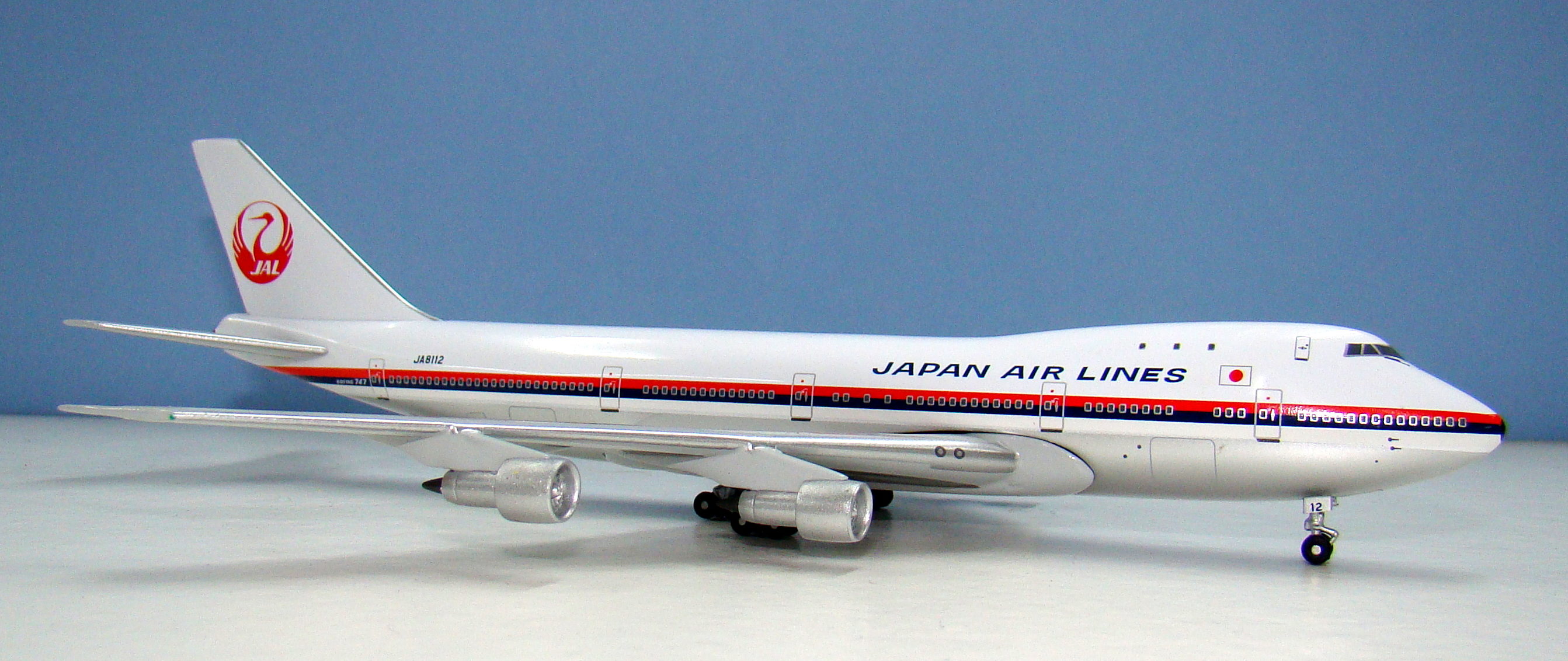 Classic Crane: Japan Air Lines Boeing 747-146 JA8112 by Apollo 