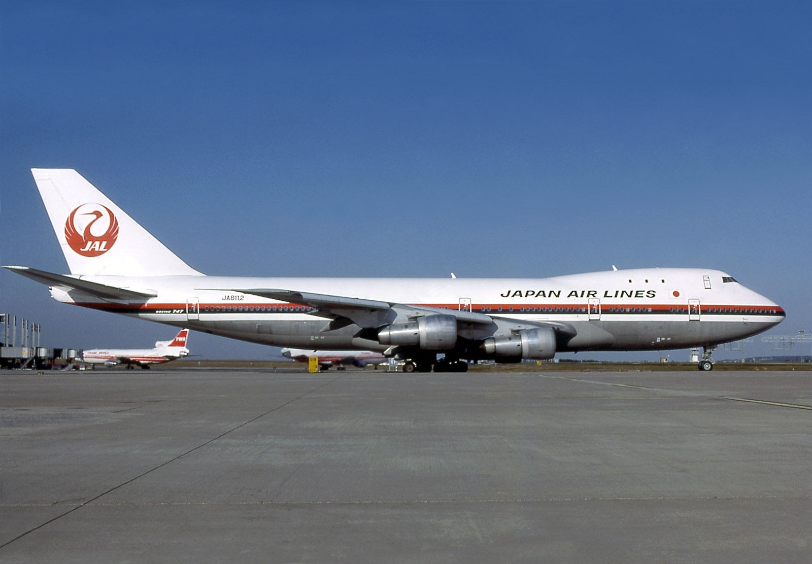 Classic Crane: Japan Air Lines Boeing 747-146 JA8112 by Apollo 