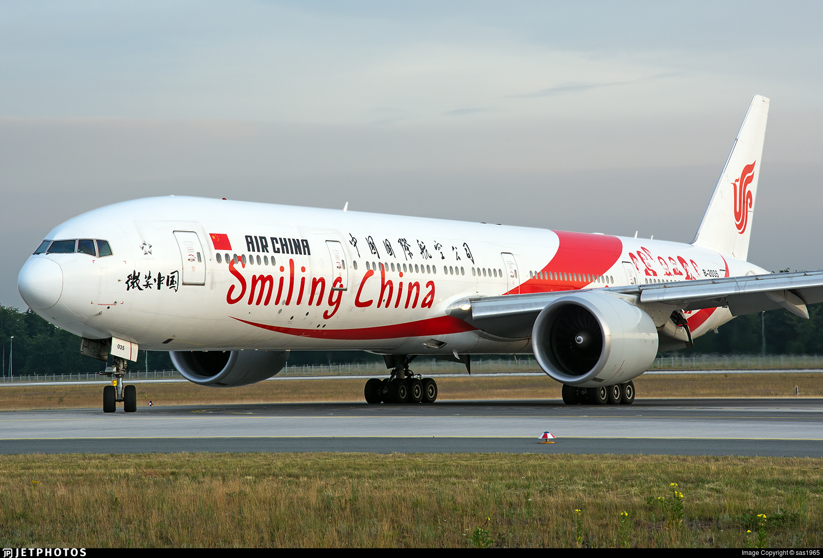 Smiling China: Air China Boeing 777-39LER B-2035 by JC Wings