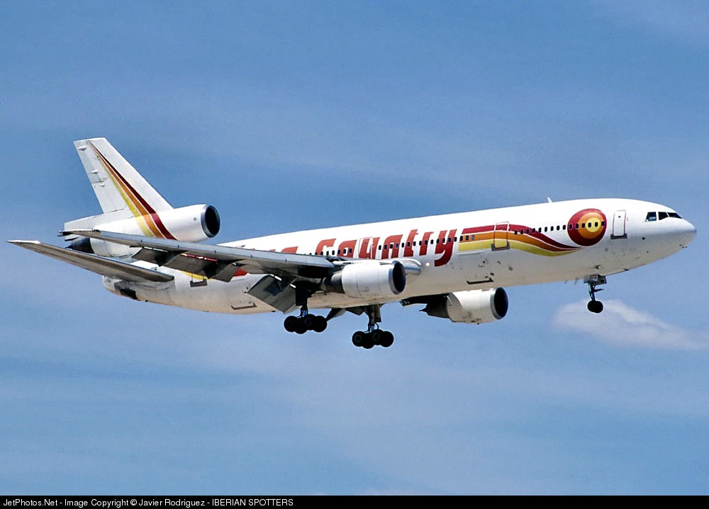 Trijet Sunset : Sun Country Airlines McDonnell Douglas DC-10-10