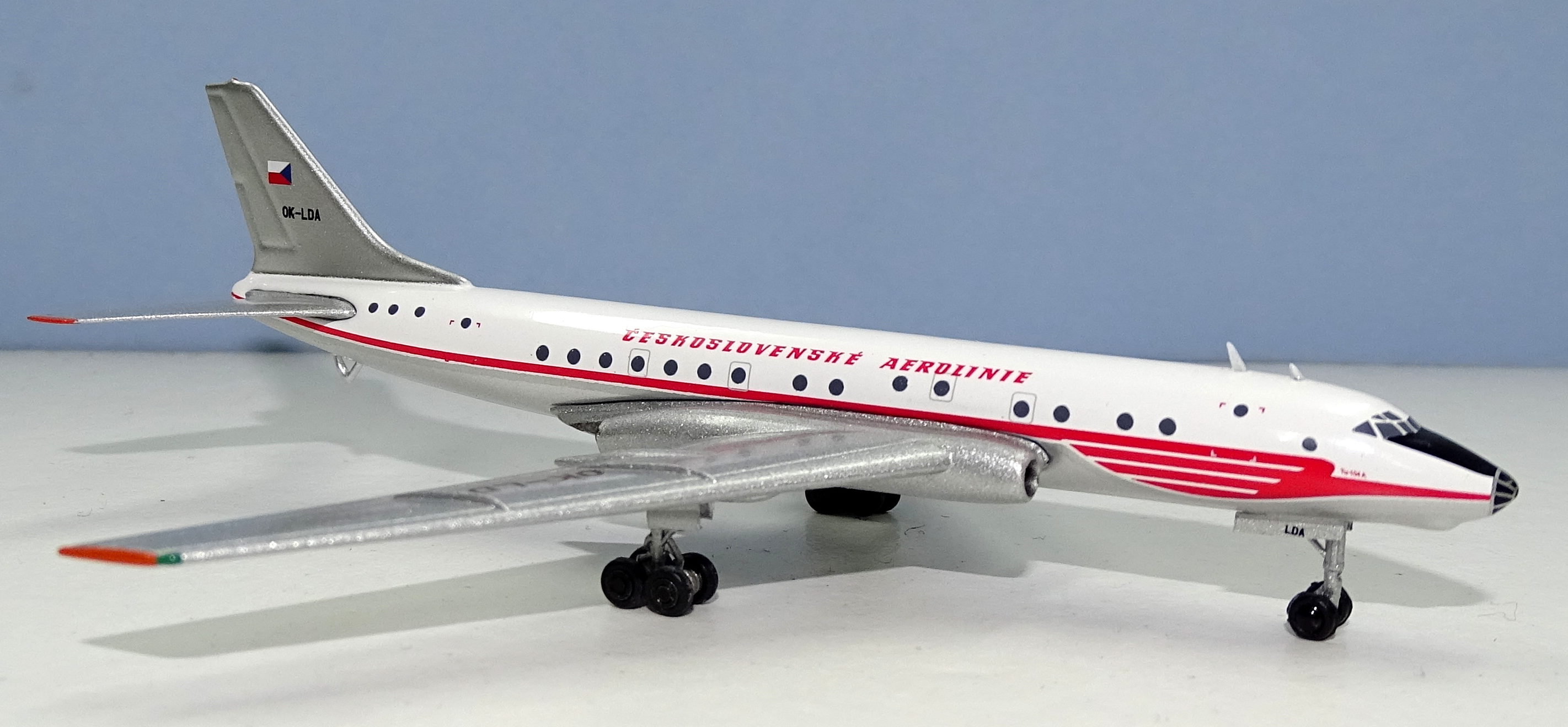 大阪買付Retro Models 1/400 CSA Czechoslovak Airlines Tu-104A 民間航空機