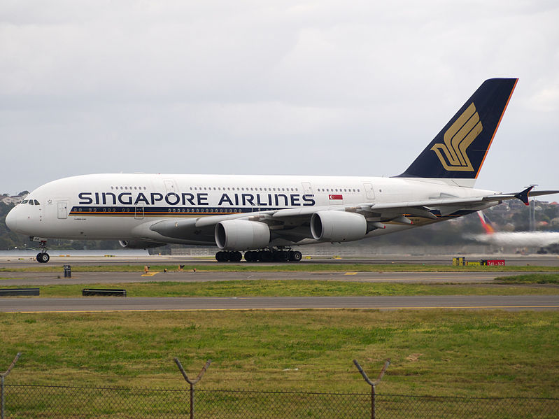 Singapore Airlines A380-841 (9V-SKY & 9V-SKM) - Plane watc…